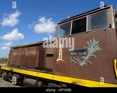 Old rusty train sur une ancienne usine de canne à sucre, Cuba Banque D'Images