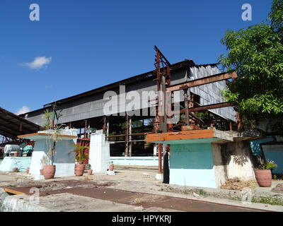 Ancienne usine de canne à sucre de Cuba,peintes de couleurs vives Banque D'Images