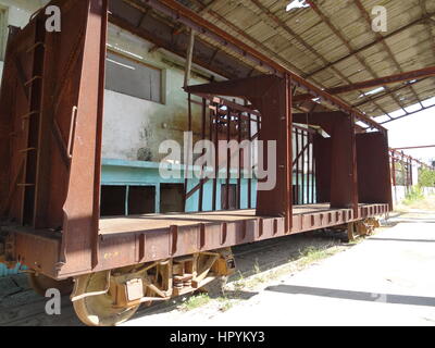 Old rusty train sur une ancienne usine de canne à sucre, Cuba Banque D'Images