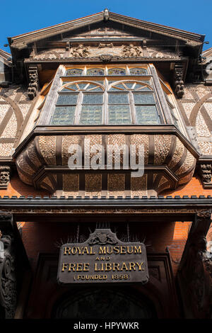 La belle façade de l'avantage de l'art et la connaissance de la Chambre, à Canterbury, Angleterre. Banque D'Images