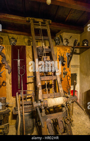 Instruments de torture médiévale, salle de torture, à l'intérieur, le château de Prague, Hradčany, Prague, Bohemia, République Tchèque Banque D'Images