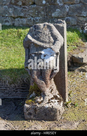 Mur d'Hadrien : les vestiges d'une statue à l'Brocilitia (Carrawburgh Mithraeum près de fort romain), Northumberland Banque D'Images