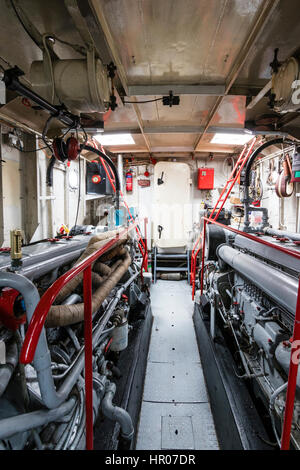 Restauré P22, type 21 US Naval Rhin gunboat depuis les années 1950. Intérieur, le moteur avec deux moteurs diesel. Banque D'Images