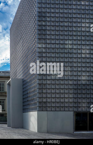 CHUR, SUISSE - 19 février 2017 : Vue de l' 'Buendner Kunstmuseum (Musée d'Art) dans la Bahnhofstrasse 35, un mélange de classique et de structure ultramoderne Banque D'Images