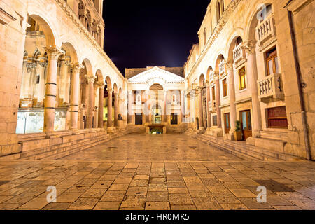 Monuments historiques de Split soir voir la place Peristil, UNESCO World Heritage site, Dalmatie, Croatie Banque D'Images