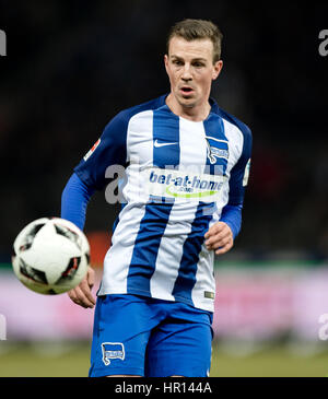 Berlin, Allemagne. Feb 25, 2017. L'Hertha Vladimir Darida durant la Bundesliga match de foot entre Hertha BSC et l'Eintracht Francfort dans le Stade Olympique de Berlin, Allemagne, 25 février 2017. Photo : Thomas Eisenhuth/dpa/Alamy Live News Banque D'Images