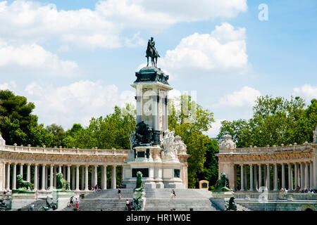 Monument à Alfonso XII dans le parc du Retiro - Madrid - Espagne Banque D'Images