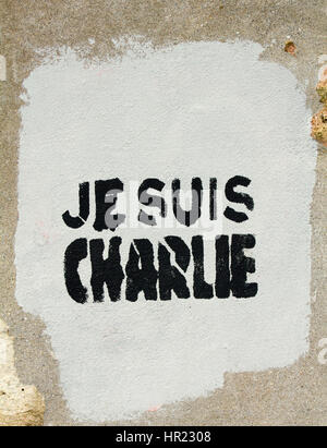 Je suis Charlie stencil graffito se souvenir de ceux tués le 07/01/2015 à Paris Attaque terroriste sur Charlie Hebdo Banque D'Images