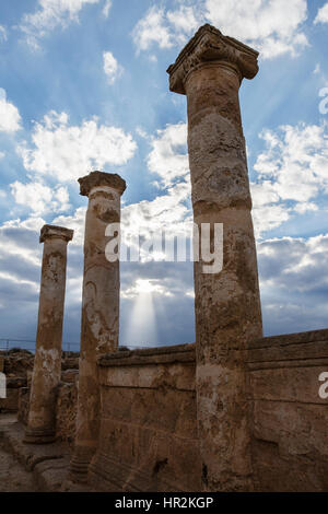 Colonnes romaines autour du forum, maison de Theseus, Parc archéologique de Paphos, Chypre Banque D'Images