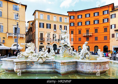 Fontaine à eau sur la Piazza Navona, Rome, Italie Banque D'Images