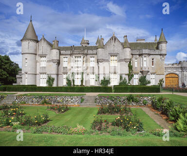 Le château de Balmoral et de jardins, le Royal Deeside, Aberdeenshire, Ecosse, Royaume-Uni Banque D'Images