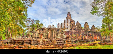 Le Bayon, un temple khmer d'Angkor au Cambodge, en Asie du sud-est Banque D'Images