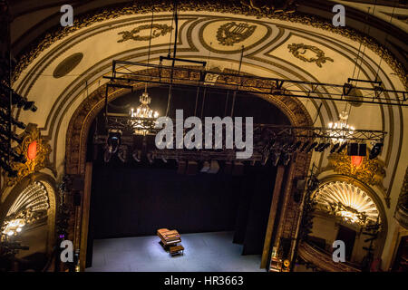 Scène de théâtre de Broadway avec piano. Banque D'Images