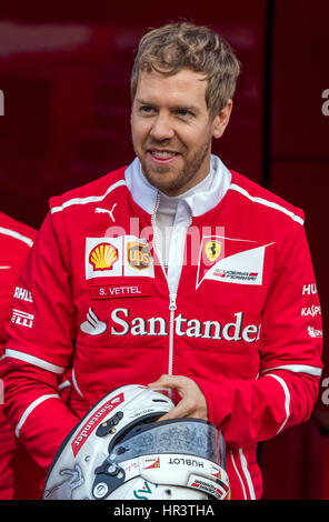 Bracelona, Allemagne. Feb 27, 2017. L'allemand Sebastian Vettel, pilote de Formule 1 de Ferrari peut être vu à l'avant-saison de Formule 1 essais au Circuit de Catalogne à Bracelona, Allemagne, 27 février 2017. La nouvelle saison de Formule 1 débute le 26 mars 2017 en Australie. Photo : Jens Büttner/dpa-Zentralbild/dpa/Alamy Live News Banque D'Images