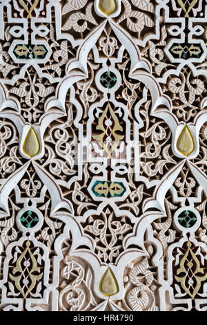 Marrakech, Maroc. Palais Bahia, 19e. Siècle. Arabesque de décoration en stuc. Banque D'Images