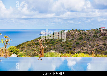 Vue à 180 degrés à partir d'une villa à St Bart's Banque D'Images