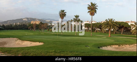 Vue sur Rio Real, parcours de golf 18 trous, Marbella, costa del sol, Andalousie, Espagne. Banque D'Images