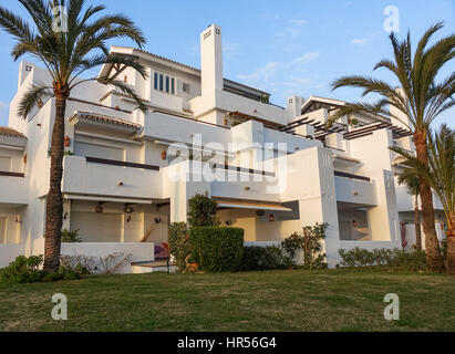 Ligne de plage de luxe propriétés de Rio Real, Marbella. Costa del Sol, Espagne Banque D'Images