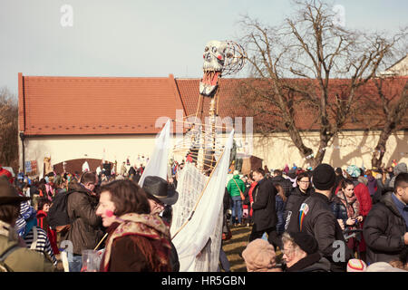 20 anniversaire du carnaval traditionnel (Masopust) à Roztoky près de Prague. Banque D'Images