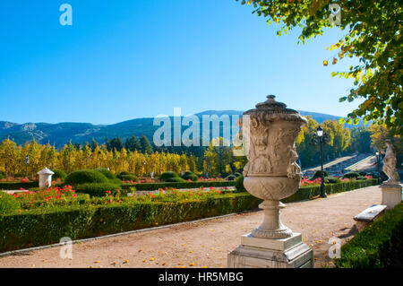 Jardins en automne. La Granja de San Ildefonso, province de segovia, Castilla Leon, Espagne. Banque D'Images