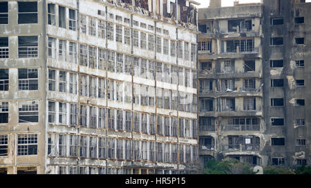 Nagasaki, Japon - 17 mars 2016 : Gunkanjima, Nagasaki au Japon. Des bâtiments abandonnés. Banque D'Images