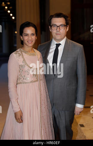 Joueur de sitar Anoushka Shankar et son mari directeur britannique Joe Wright arriver la Grande Entrée du palais de Buckingham pour une réception à l'occasion du lancement de l'UK-Inde Année de la Culture 2017. Banque D'Images