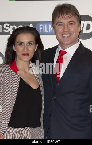 McClure actrice Vickie et directeur Jonny Owen assister à la UK première de ne pas me prendre à la maison, l'histoire du pays de Galles voyage à la demi-finale de l'UEFA Euro 2016, à la vue West End, Londres. Banque D'Images