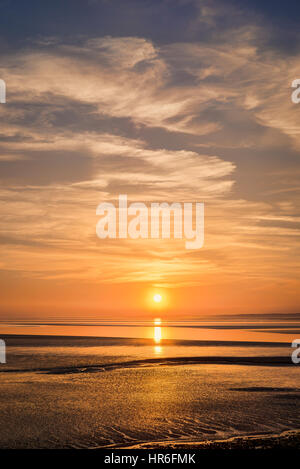 Coucher de soleil sur 'Morecambe Bay' dans le Lancashire England UK Banque D'Images