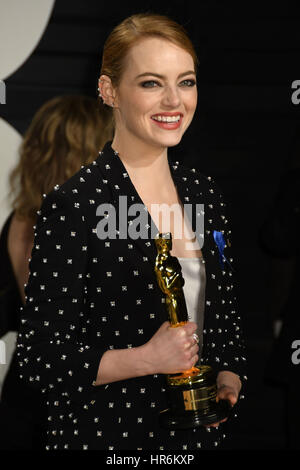 Los Angeles, Californie, USA. Feb 27, 2017. Emma Stone. 2017 Vanity Fair Oscar Party organisée à l'Wallis Annenberg Center. Credit : Byron Purvis/AdMedia/ZUMA/Alamy Fil Live News Banque D'Images