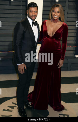 Beverly Hills, Californie. Feb 26, 2017. Russell Wilson et assister à la Ciara 2017 Vanity Fair Oscar Party hosted by Graydon Carter à Wallis Annenberg Center for the Performing Arts le 26 février 2017 à Beverly Hills, Californie. | Verwendung weltweit/alliance photo Credit : dpa/Alamy Live News Banque D'Images