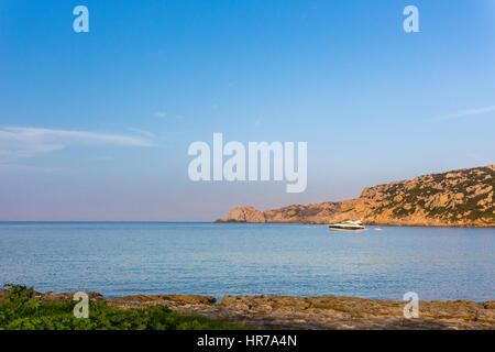 Vue sur la baie de Santa Reparata, Capo Testa, Santa Teresa di Gallura, Sardaigne Sassati Banque D'Images