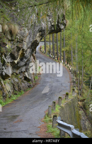 Le Val d'Ossola, Valle Antrona, Strada di Montagna Banque D'Images