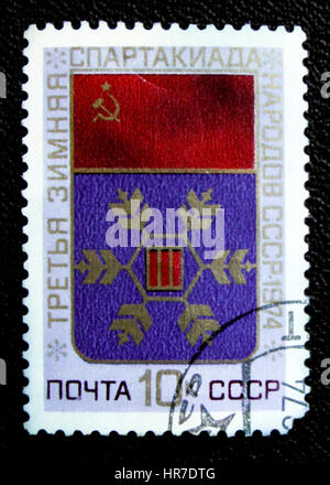 Moscou, Russie - le 7 janvier 2017 : un timbre imprimé en URSS montre le logo du troisième hiver spartakiades, vers 1974 Banque D'Images