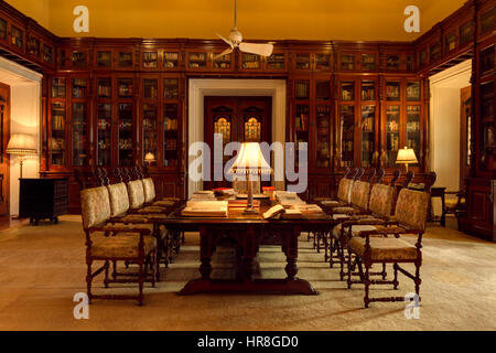 Salle de la bibliothèque au Taj Falaknuma Palace à Hyderabad, Inde Banque D'Images