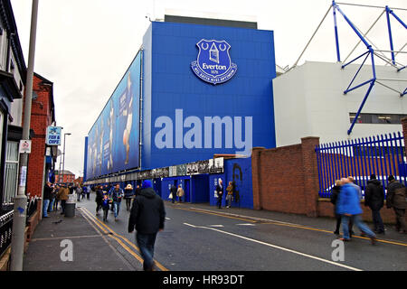 Fans commencent à arriver à Goodison Park pour le match contre Everton à domicile Sunderland Liverpool, Royaume-Uni Banque D'Images