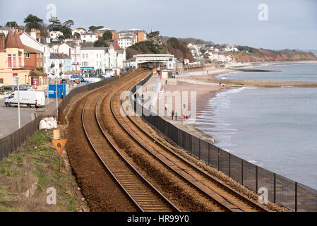 Les lignes de chemin de fer le long de la côte à Exmouth une station balnéaire dans le sud du Devon England UK Banque D'Images