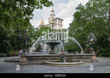 La fontaine dans City Hall Park à New York Banque D'Images