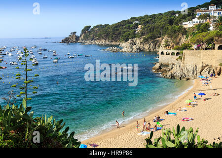 Plage de Calella de Palafrugell, Costa Brava, Espagne Banque D'Images