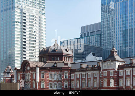 La gare de Tokyo est une voie située dans le quartier d'affaires de Marunouchi, Chiyoda, Tokyo, Japon Banque D'Images