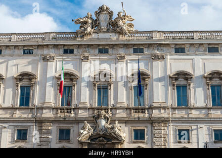 Palais du Quirinal à Rome, Italie. L'architecture de la Renaissance, c'est l'une des trois résidences officielles du Président de la République italienne Banque D'Images