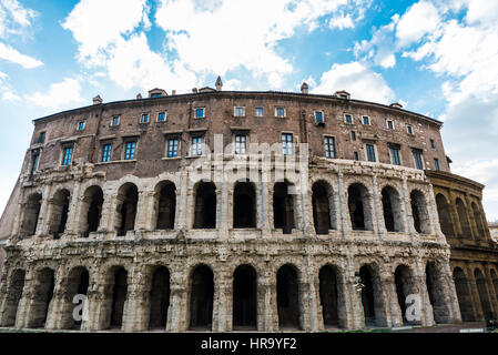 Théâtre Marcello, c'est le premier théâtre en pierre à Rome, Italie Banque D'Images