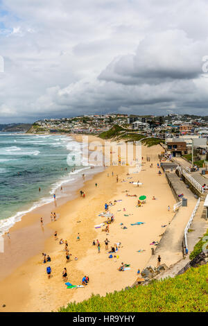 Vue aérienne le long du littoral de Newcastle et ses plages Merewether,Bar et Dixon Park, New South Wales, Australie Banque D'Images