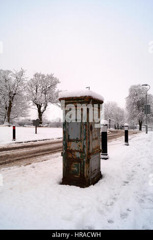 Téléphone enneigées fort Strathaven dans la neige avec des arbres en arrière-plan Banque D'Images