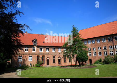 Cloître Ebstorf, cour intérieure, Ebstorf, Lüneburger Heide, Basse-Saxe, Allemagne, Europe Banque D'Images