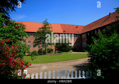 Cloître Ebstorf, cour intérieure, Ebstorf, Lüneburger Heide, Basse-Saxe, Allemagne, Europe Banque D'Images