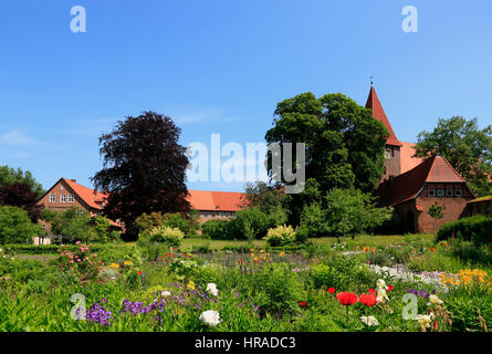 Cloître Ebstorf, jardin du cloître, Ebstorf, Lüneburger Heide, Basse-Saxe, Allemagne, Europe Banque D'Images