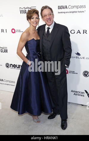 Tim Allen et son épouse Jane Hajduk assister au 25e Congrès annuel de l'Elton John AIDS Foundation Academy Awards Viewing Party dans la ville de West Hollywood Park le 26 février 2017 à West Hollywood, Californie. | Verwendung weltweit/photo alliance Banque D'Images