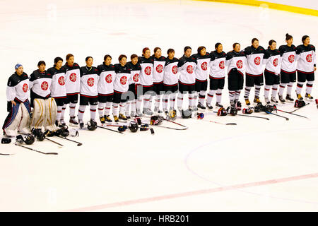 Sapporo, Japon. Feb 25, 2017. L'équipe féminine du Japon (JPN) Groupe : Hockey sur glace 2017 Jeux Asiatiques d'hiver de sapporo Japon 6-1 match entre la Chine à Tsukisamu Gymnasium à Sapporo, Japon . Banque D'Images