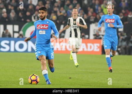 Juventus Stadium, Turin, Italie. 28 Février, 2017. Lorenzo Insigne (SSC Naples) en action au cours de la demi-finale de Coupe d'Italie entre la Juventus et SSC Napoli au Juventus Stadium le 28 février 2017 à Turin, Italie. La Juventus gagne 3-1 sur Naples. Credit : Massimiliano Ferraro/Alamy Live News Banque D'Images