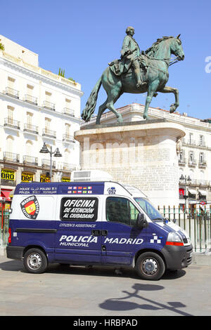 MADRID, ESPAGNE - 06 septembre 2016 : voiture de police sur la Plaza del Sol à Madrid Banque D'Images